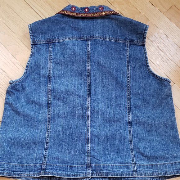 Alfred Dunner Women's Denim/Jean Vest With Embroidered & Beaded Accents Size 16P - Picture 7 of 15